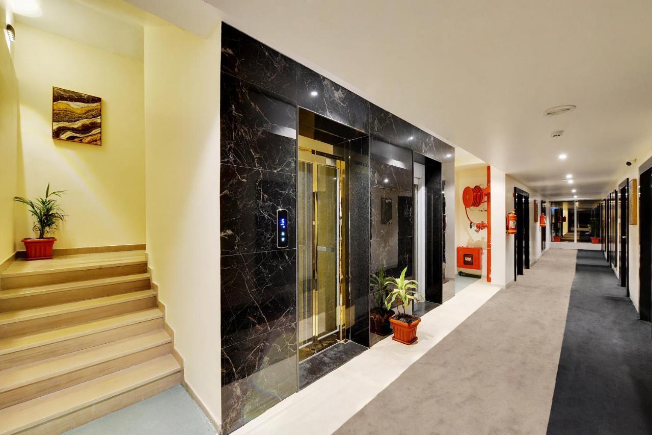 Mastiff Select Gulbarga Hotel Kalaburagi Exteriör bild
