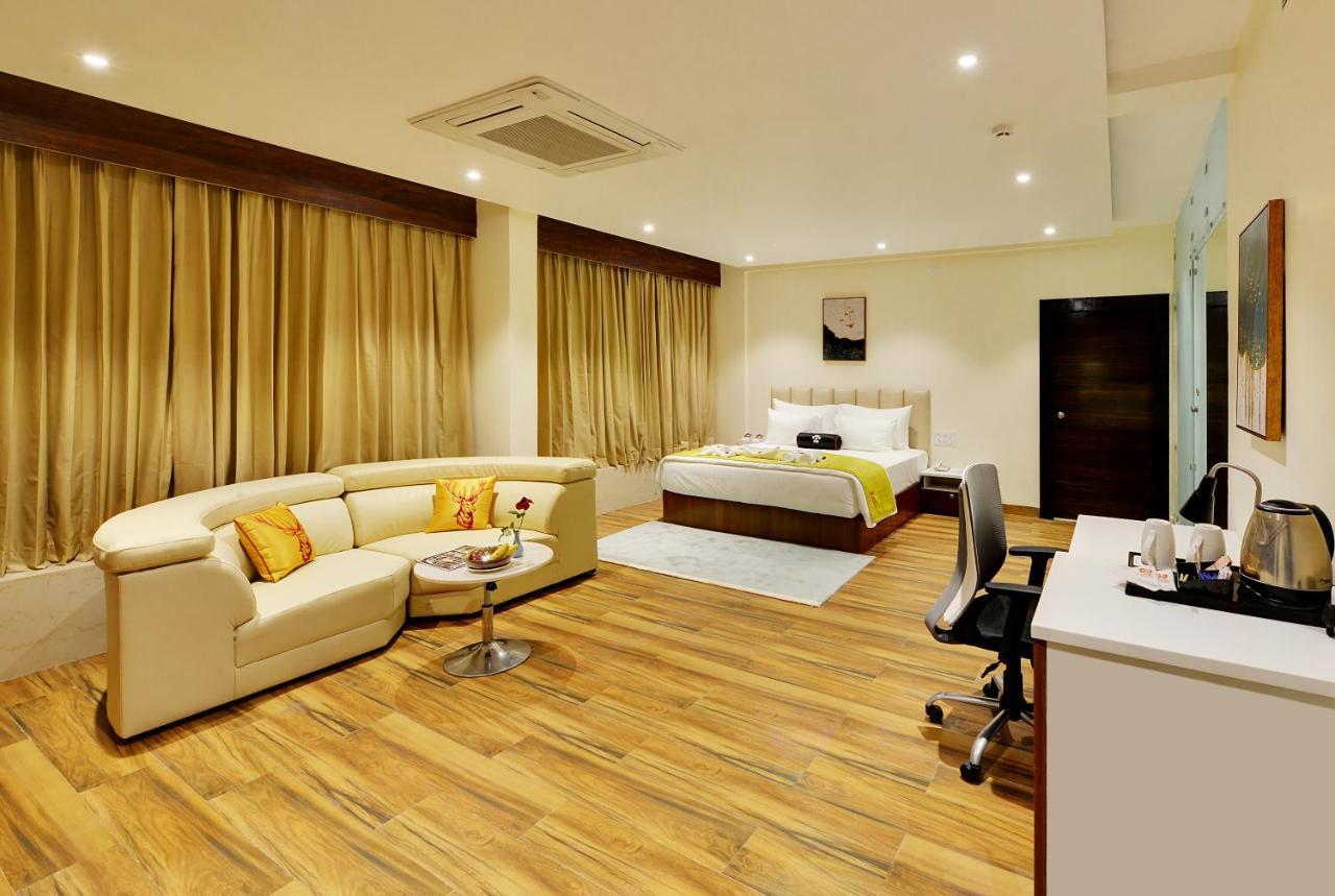 Mastiff Select Gulbarga Hotel Kalaburagi Exteriör bild
