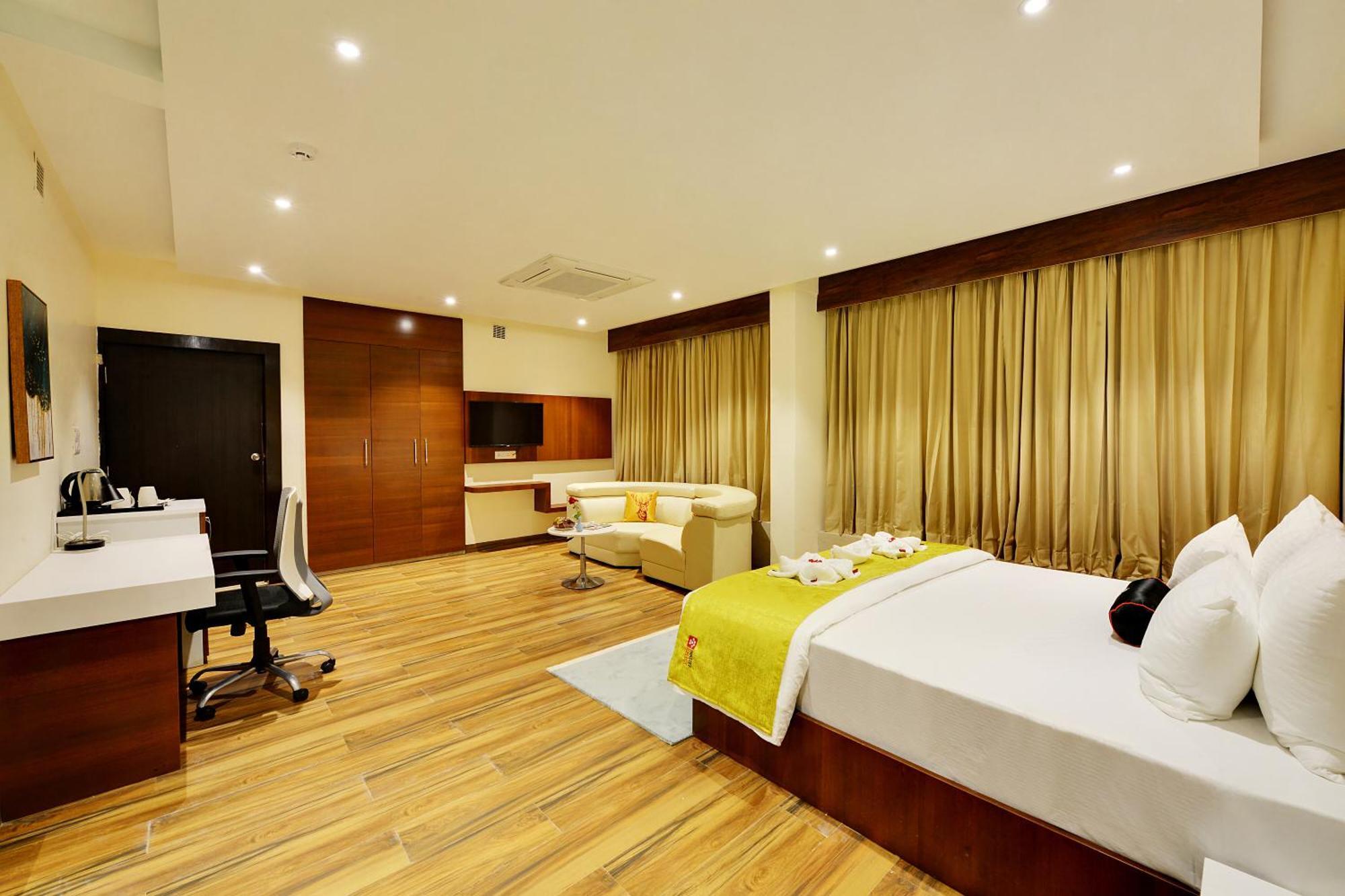 Mastiff Select Gulbarga Hotel Kalaburagi Exteriör bild